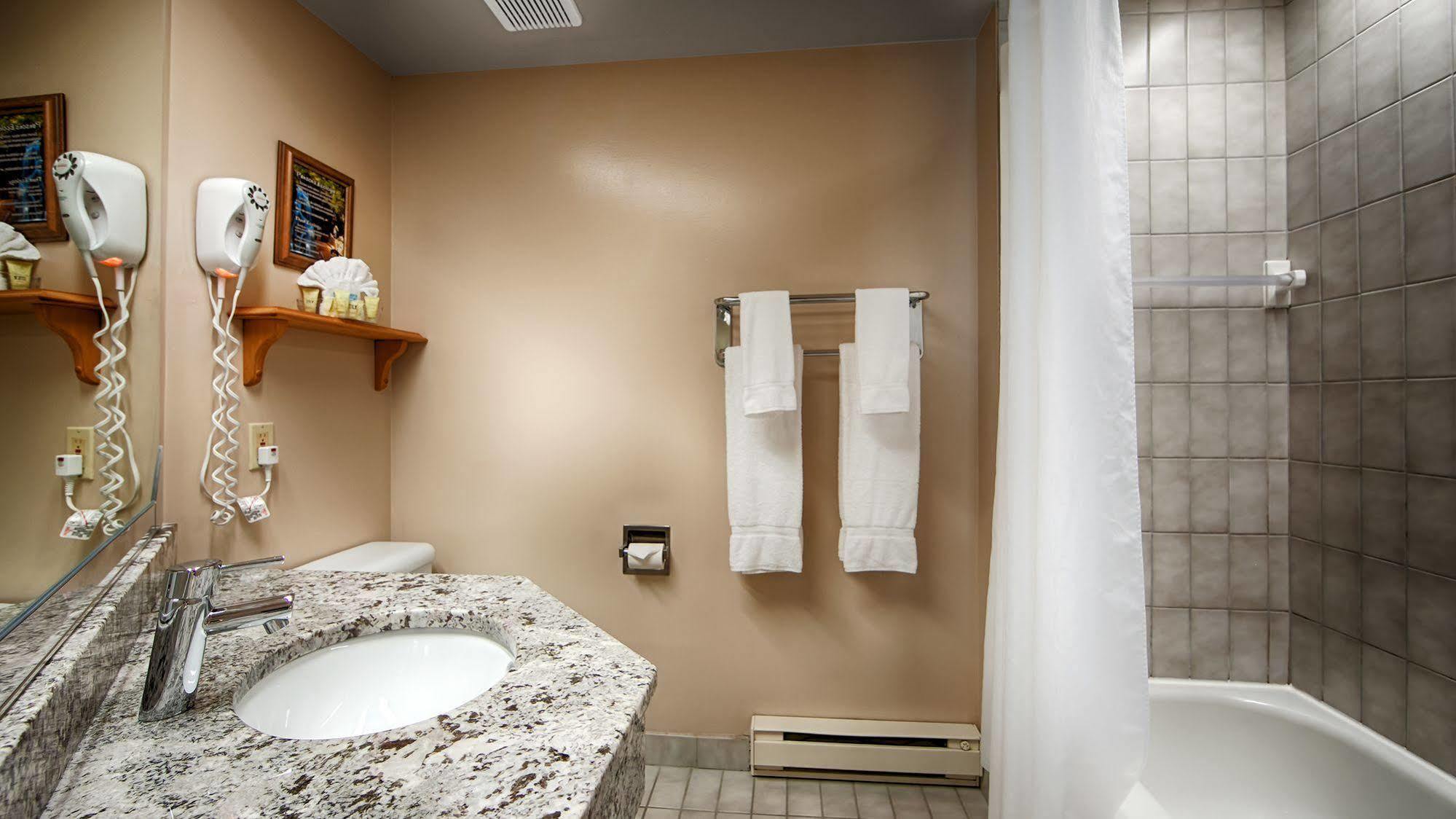 Western St. Jerome Hotel 4*